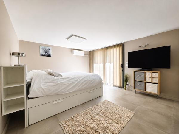 Maison
         7 pièces
        - 156 m² Exclusivité 799 000 € *
