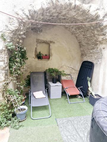 Châteauneuf-du-Pape (84230) T3 en rez-de-chaussée avec cour intérieure