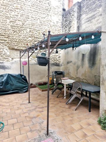 Châteauneuf-du-Pape (84230) T3 en rez-de-chaussée avec cour intérieure