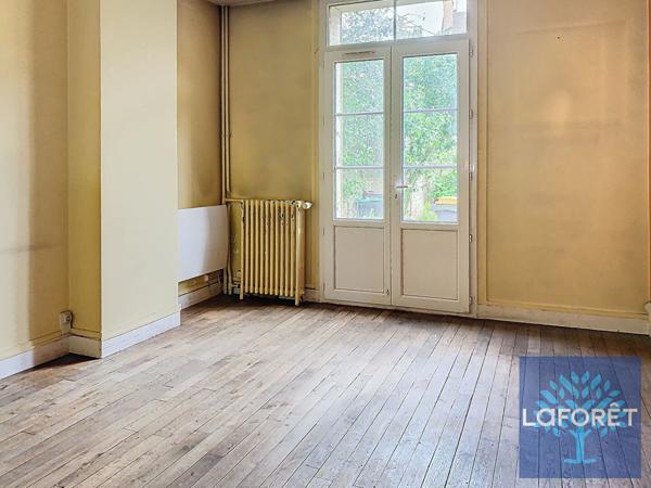 Location local commercial Étampes - 64 m² - 1 500 €/mois