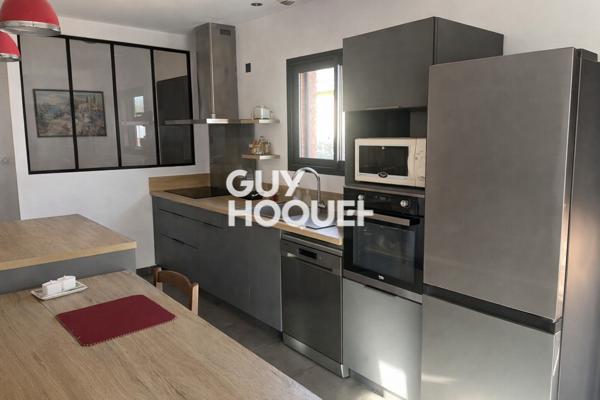 Une villa 3 faces qui respire, dans un secteur paisible : posez vos valises, profitez.