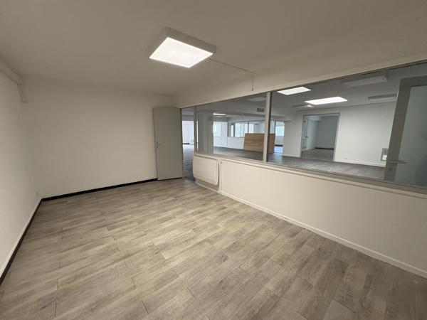 Marseille (13005) Local commercial - 340m2 - 6 Stationnements - Marseille 5ème - TIMONE