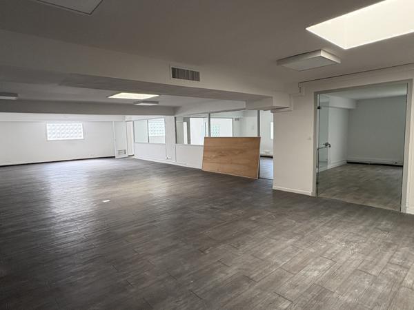 Marseille (13005) Local commercial - 340m2 - 6 Stationnements - Marseille 5ème - TIMONE