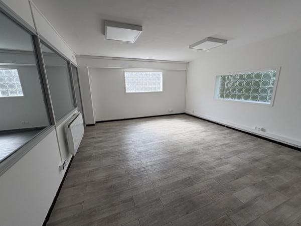 Marseille (13005) Local commercial - 340m2 - 6 Stationnements - Marseille 5ème - TIMONE