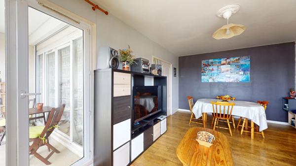 Appartement 4 pièces à vendre au dernier étage à Thiais - Parking - Cave