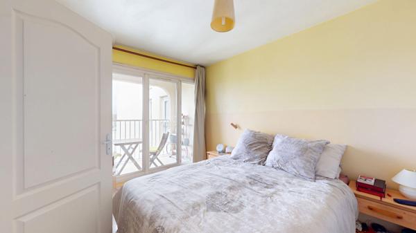 Appartement 4 pièces à vendre au dernier étage à Thiais - Parking - Cave