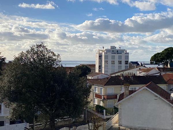 Vente
                Appartement55,53 m² - 2 Pièces -
                    ROYAN (17200)