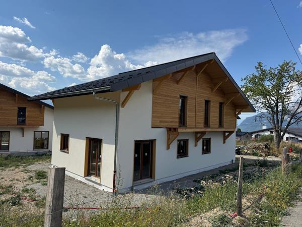 Saint Gervais Mont Blanc Chalet T5 de 147 m² à 899 000 € frais de notaire réduits.