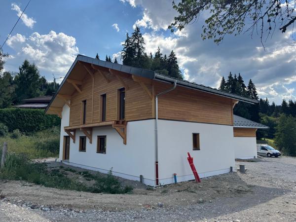 Saint Gervais Mont Blanc Chalet T5 de 147 m² à 899 000 € frais de notaire réduits.