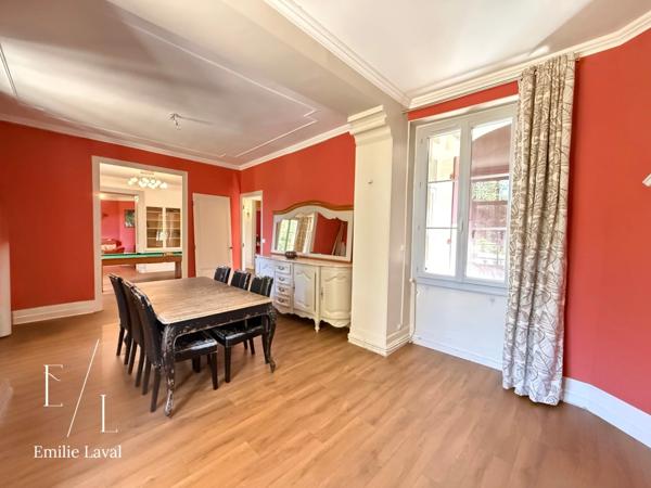 Maison atypique de 9 chambres et 6 salles de bain à Pineuilh 33