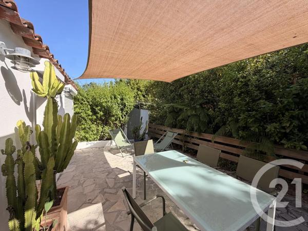 Maison à vendre  3 pièces - 57,95 m 2   ST TROPEZ  - 83