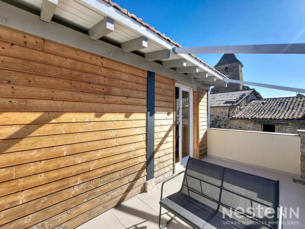 À vendre Maison de village en pierre de 216 m² avec deux appartements, cour, et garages