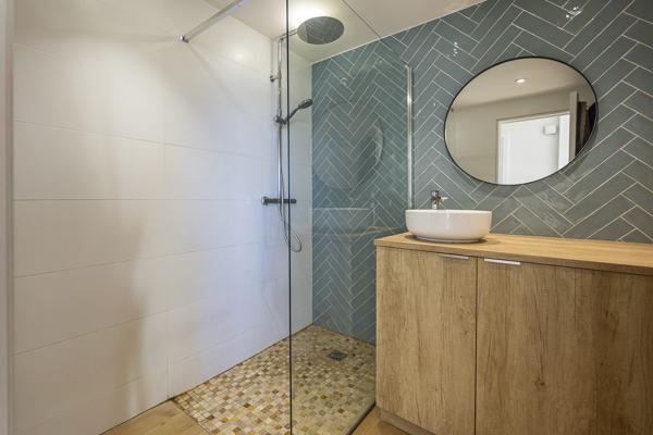 Dernier Étage Vue Mer Panoramique – Duplex d’Exception à Saint-Jean