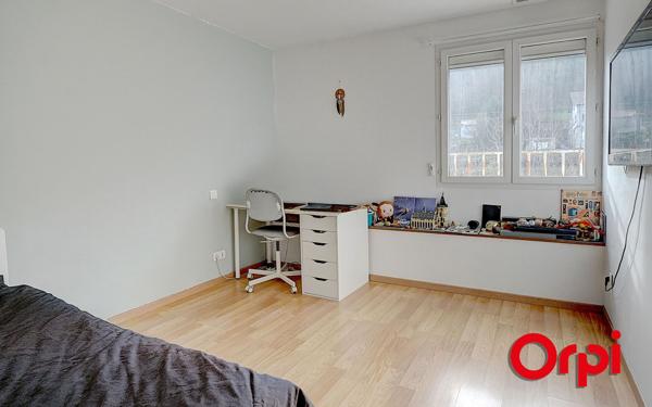 Appartement à vendre    3 pièces • 71 m2 Bourgoin-Jallieu