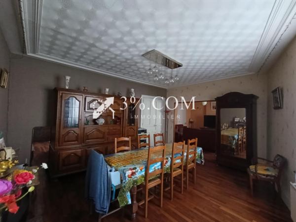 Immeuble
                                                                                                                                                
                                                                                                                                                
                                                                                                                                                
                                                    
                                                                                                                                                                                                                                                                                                                        355  m²