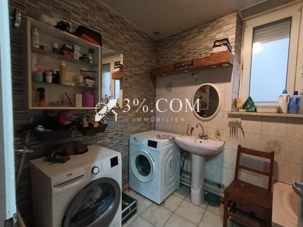 Immeuble
                                                                                                                                                
                                                                                                                                                
                                                                                                                                                
                                                    
                                                                                                                                                                                                                                                                                                                        355  m²