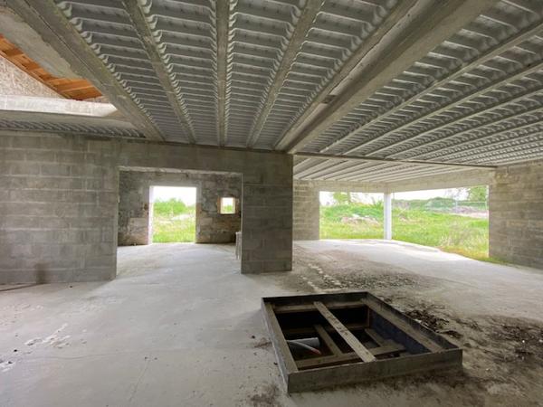 Épargnes (17120) Epargnes Maison 270 m² gros œuvre terminé Terrain environ 1098 m².