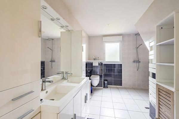 Maison à vendre 6 pièces 147.68m² Halluin (59250)