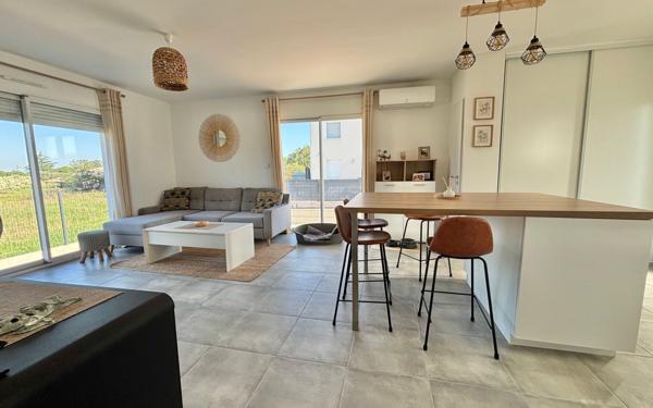 Maison à vendre    3 pièces •  Vauvert