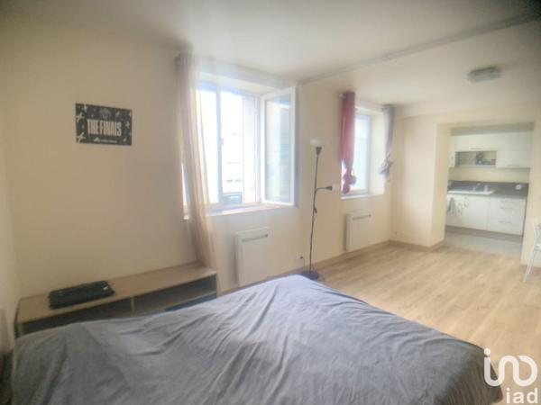 Location appartement 1 pièce 34 m² Nanterre