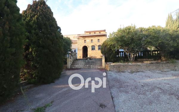 Maison à vendre    5 pièces • 230 m2 Auriol