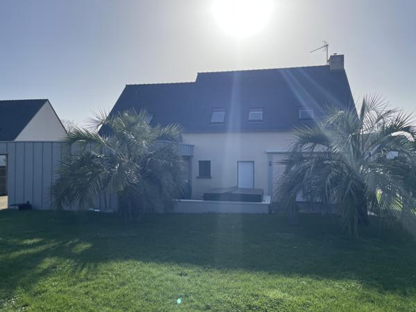 MAISON 166 m² AU SOL / 4 CHAMBRES / TERRAIN 1 000 m² / VILLAGE GUERANDE