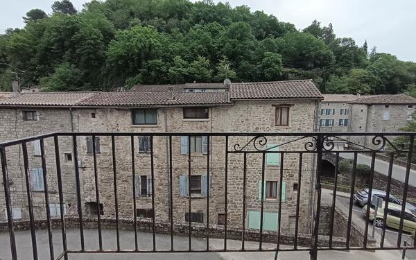 Appartement à louer    1 pièce •  Largentière
