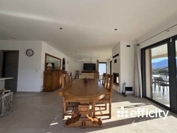 Maison 5 pièces - 135 m² Exclusivité efficity