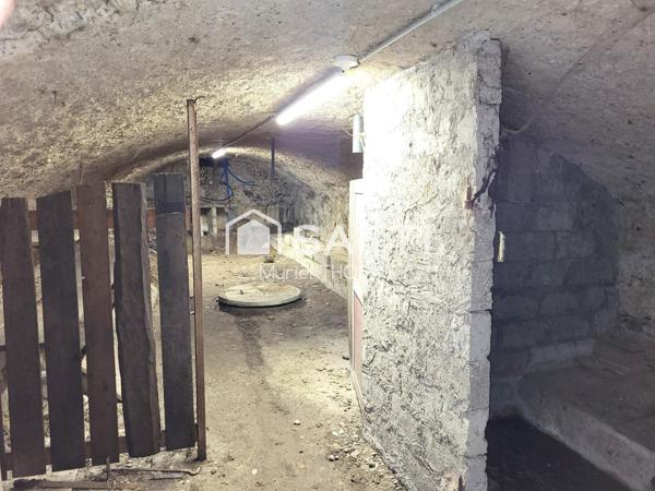 SPACIEUX... AVEC 3 CHAMBRES - GARAGE - COUR