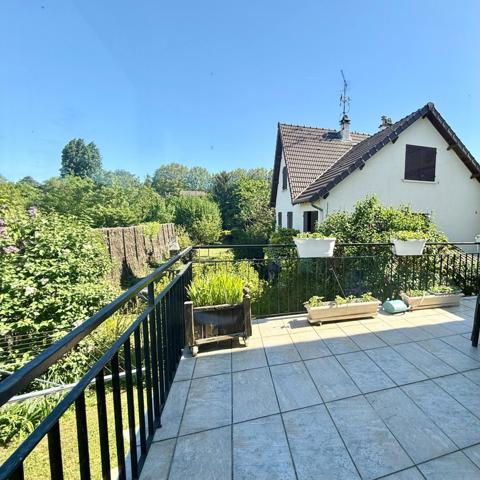 À vendre – Maison 5 pièces avec cour privative à Balizy