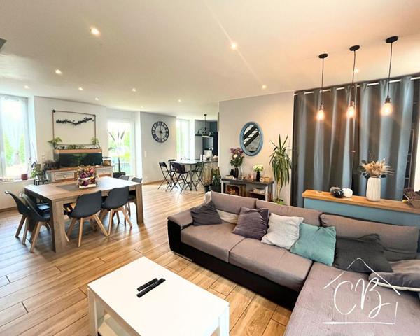 Maison de ville renovée 5 pièce(s) 99 m2 - 24290 Montignac Lascaux