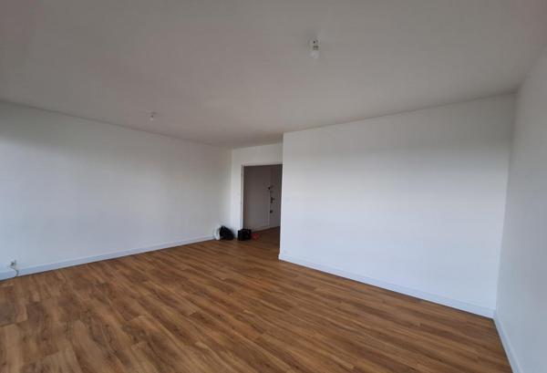 Appartement T5 à louer - 97 m² (réf : 563657)