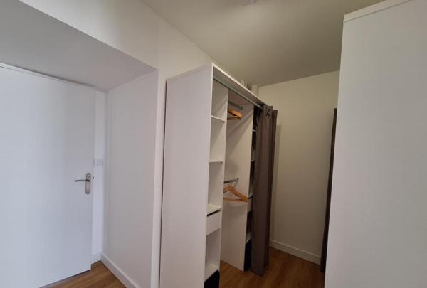 Appartement T5 à louer - 97 m² (réf : 563657)