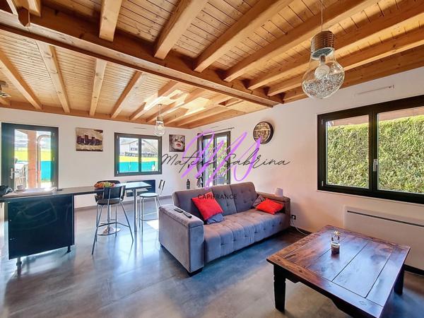 Chalet de 103.70 m² 3 chambres avec studio indépendant, piscine chauffée et terrain clos de 615 m²