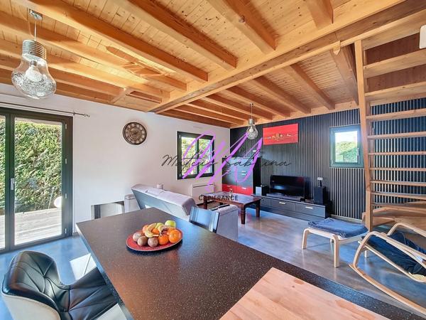 Chalet de 103.70 m² 3 chambres avec studio indépendant, piscine chauffée et terrain clos de 615 m²