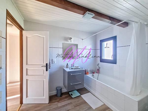 Chalet de 103.70 m² 3 chambres avec studio indépendant, piscine chauffée et terrain clos de 615 m²