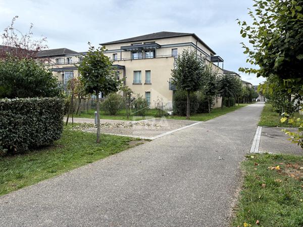Appart. T2 à vendre - Blois - Résidentiel, Jardin privé, 2 parkings SS, vendu loué