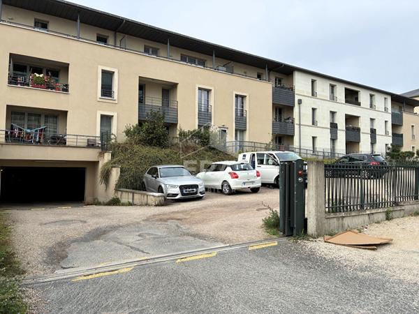 Appart. T2 à vendre - Blois - Résidentiel, Jardin privé, 2 parkings SS, vendu loué