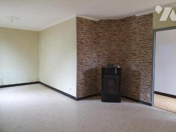 Maison à Vendre à Fère-Champenoise (51230) en Marne (51)

Cette maison est située dans la loc...