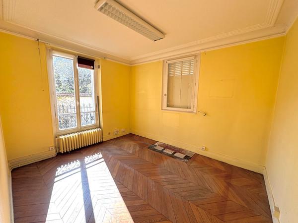 Immeuble Fontenay Sous Bois 10 pièce(s) 184.09 m2