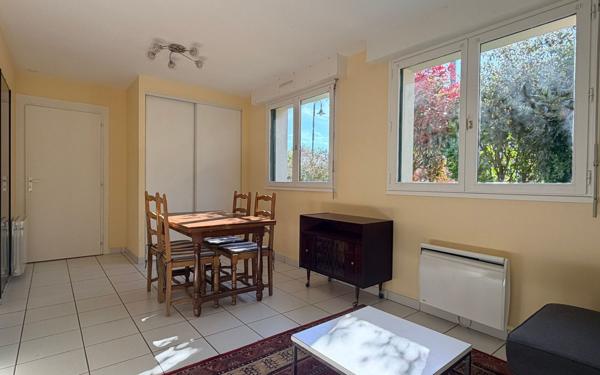Maison à vendre    2 pièces •  Arzon