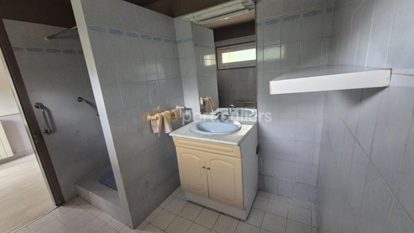 Location
                Maison77 m² - 3 Pièces -
                    GRAVIGNY (27930)