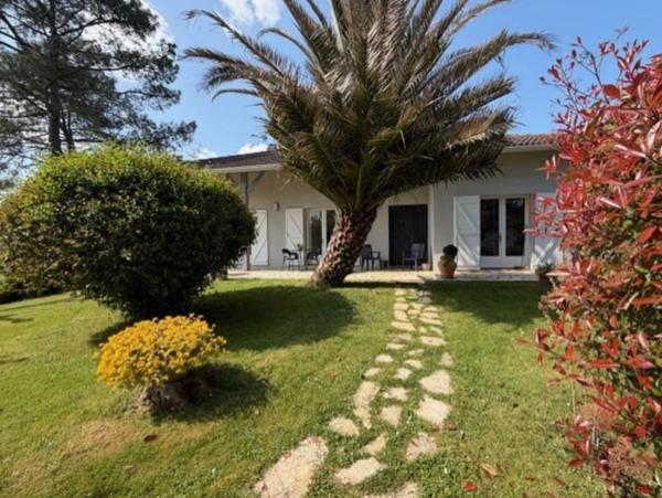AIGNAN(32) : ELEGANTE MAISON des années 80, SANS TRAVAUX, 150m2 habitables, bien située à AIGNAN, sur 2.000m2, les commerces A PIED !