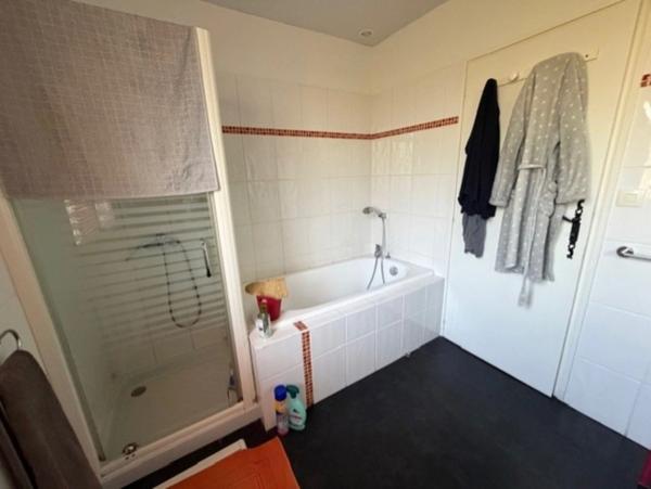 AIGNAN(32) : ELEGANTE MAISON des années 80, SANS TRAVAUX, 150m2 habitables, bien située à AIGNAN, sur 2.000m2, les commerces A PIED !