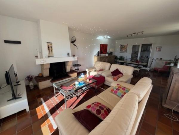 AIGNAN(32) : ELEGANTE MAISON des années 80, SANS TRAVAUX, 150m2 habitables, bien située à AIGNAN, sur 2.000m2, les commerces A PIED !