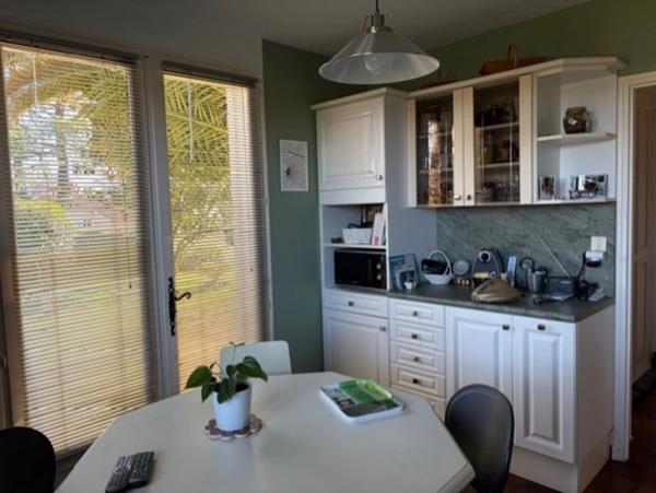 AIGNAN(32) : ELEGANTE MAISON des années 80, SANS TRAVAUX, 150m2 habitables, bien située à AIGNAN, sur 2.000m2, les commerces A PIED !