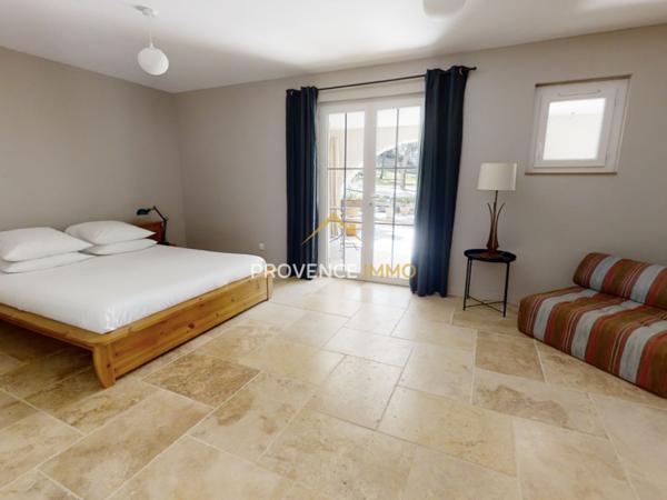 Vernègues (13116) Villa de charme - 3 logements indépendants - Vue Nature - Vernègues