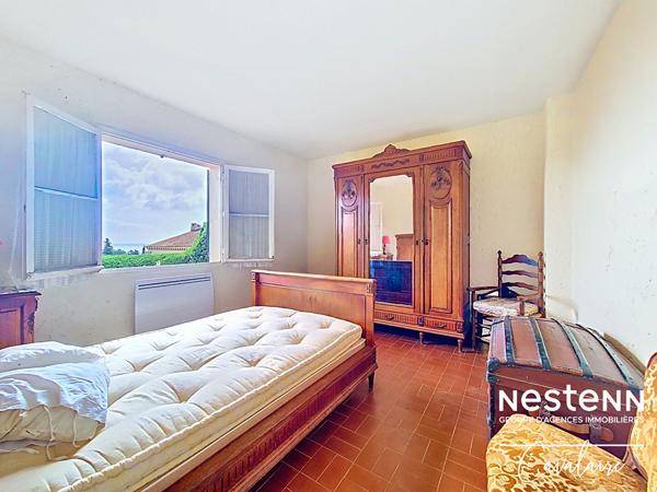 Opportunité ! Parc de Cavalaire, villa d'environ 140 m² avec vue mer sur un terrain piscinable d'environ 1400 m²