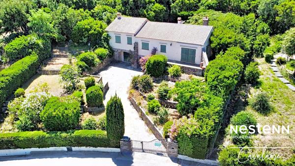 Opportunité ! Parc de Cavalaire, villa d'environ 140 m² avec vue mer sur un terrain piscinable d'environ 1400 m²