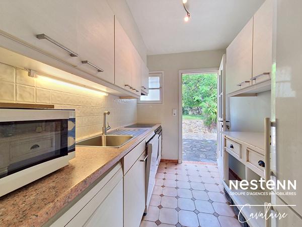 Opportunité ! Parc de Cavalaire, villa d'environ 140 m² avec vue mer sur un terrain piscinable d'environ 1400 m²